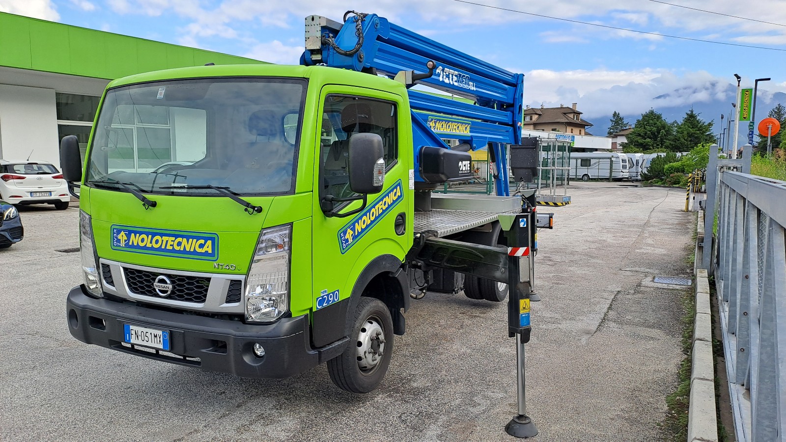 AUTOCARRATA 23 M